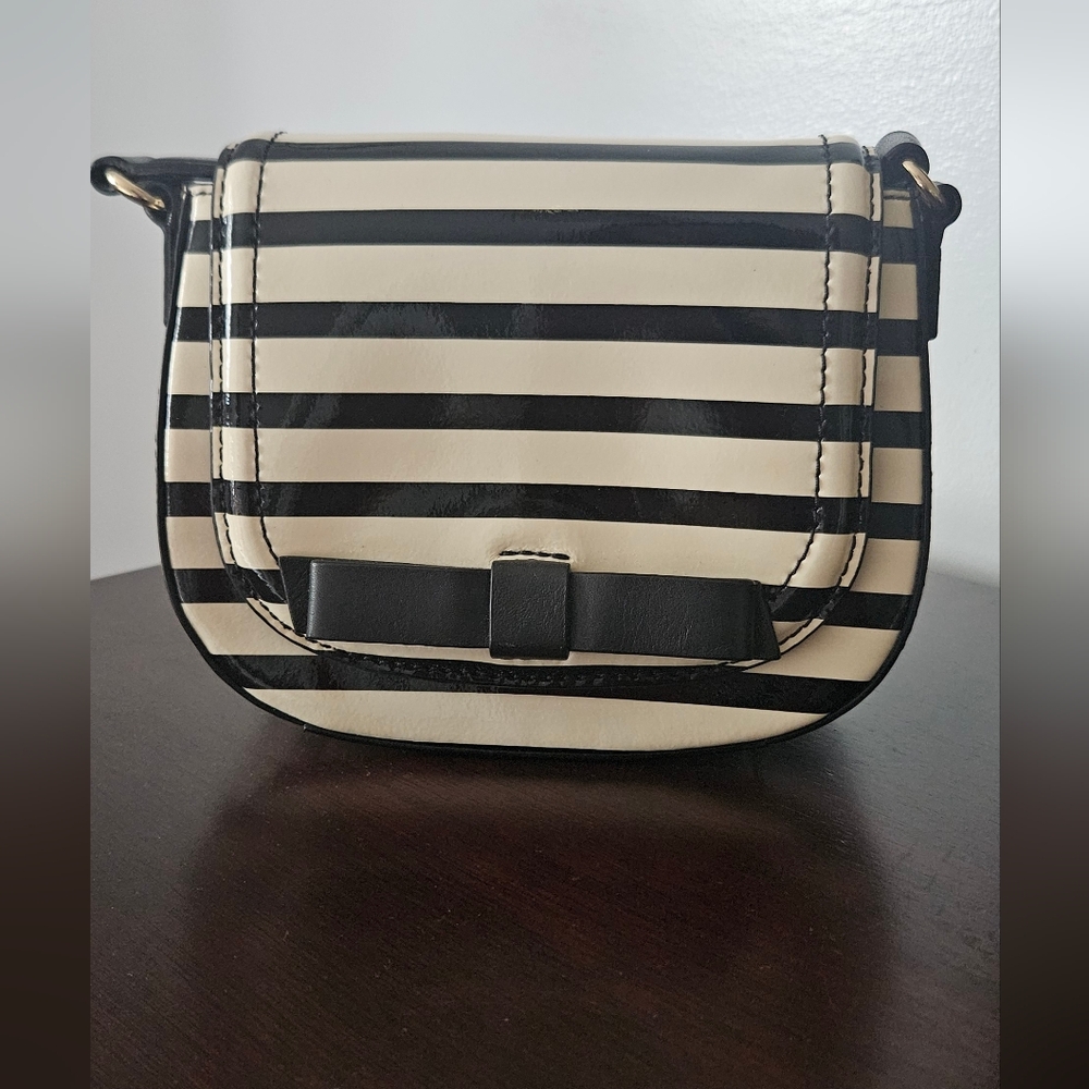 Kate Spade Chelsea Park Black and White Striped Crossbody Bag - Picture 10 of 12